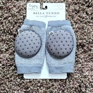 Baby knee pads by Bella Tunno